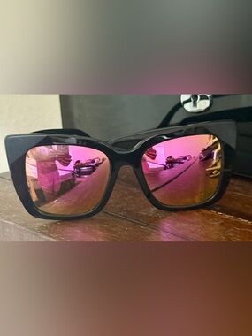 Diff Eyewear Black Sunglasses with Pink Mirrored Lenses